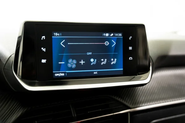 Peugeot 2008 1.2 PureTech Active EAT8 5