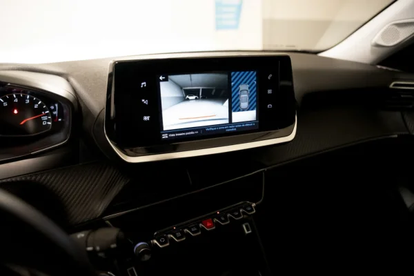 Peugeot 2008 1.2 PureTech Active EAT8 6