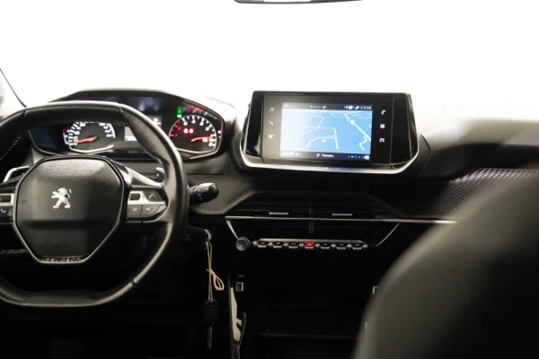 Peugeot 208 1.2 PureTech Allure EAT8 11