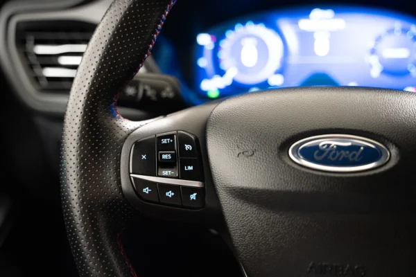 Ford Kuga 1.5 EcoBoost ST-Line 12