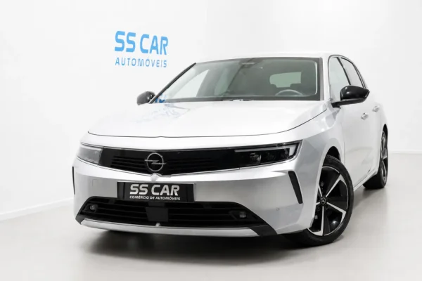 Opel Astra 1.2 T Elegance 1