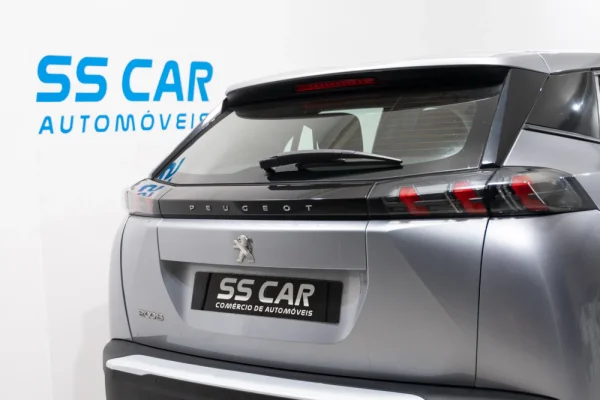 Peugeot 2008 1.2 PureTech Active EAT8 8