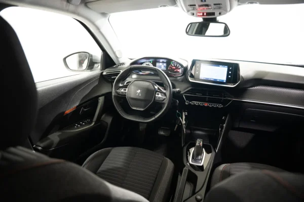 Peugeot 2008 1.2 PureTech Active EAT8 9