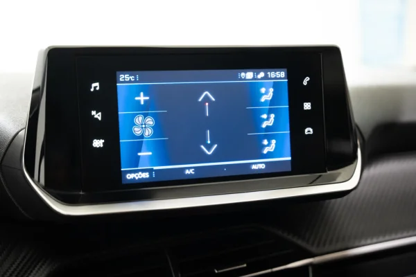 Peugeot 2008 1.2 PureTech Active EAT8 21