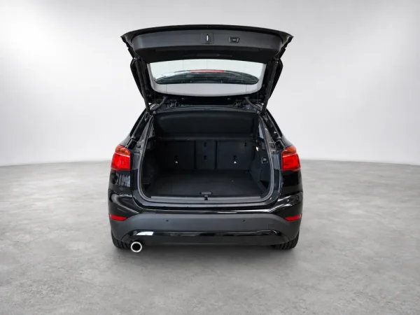 BMW X1 25 e xDrive Corporate Edition 4