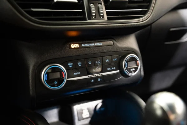 Ford Kuga 1.5 EcoBoost ST-Line 21