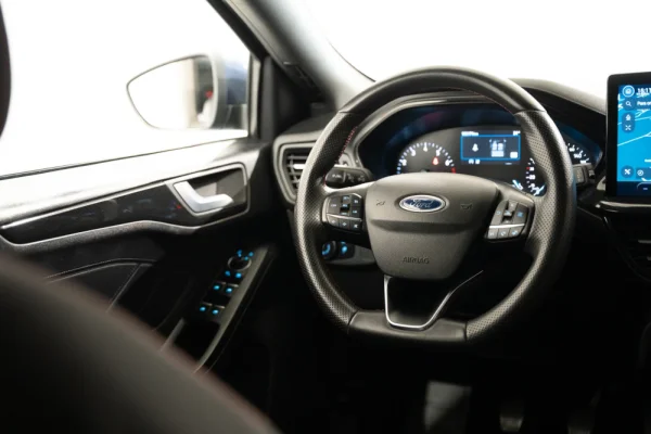 Ford Focus SW 1.0 EcoBoost MHEV ST-Line 10