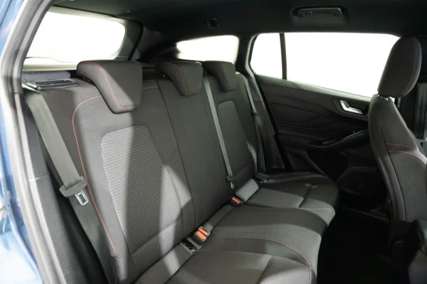 Ford Focus SW 1.0 EcoBoost MHEV ST-Line 26