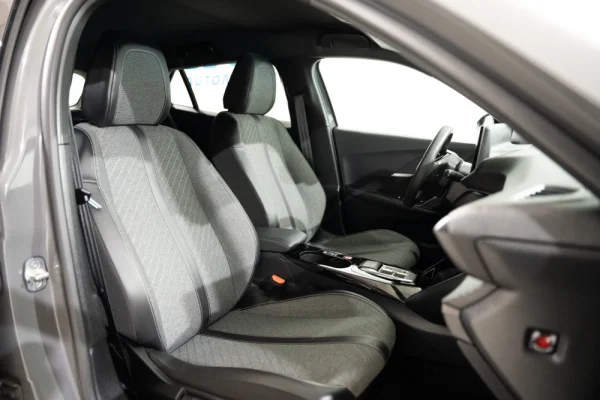 Peugeot e-2008 54 kWh Allure 27