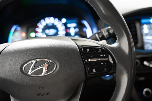 Hyundai Ioniq 1.6 GDI HEV Pack Plus 17