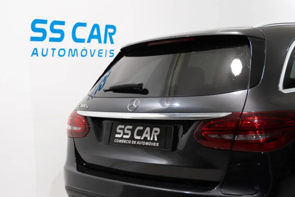 Mercedes-Benz C 300 e AMG Line 7