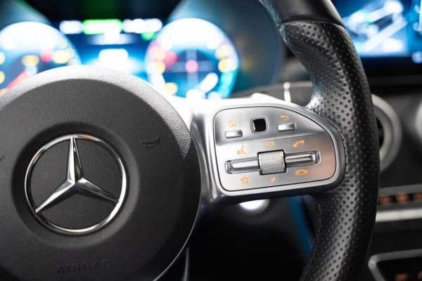 Mercedes-Benz C 300 e AMG Line 15