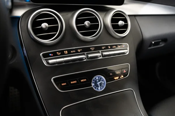 Mercedes-Benz C 300 e AMG Line 22