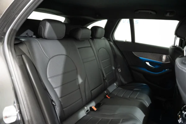 Mercedes-Benz C 300 e AMG Line 27