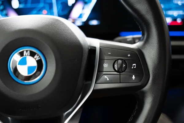 BMW iX1 xDrive30 xLine 21
