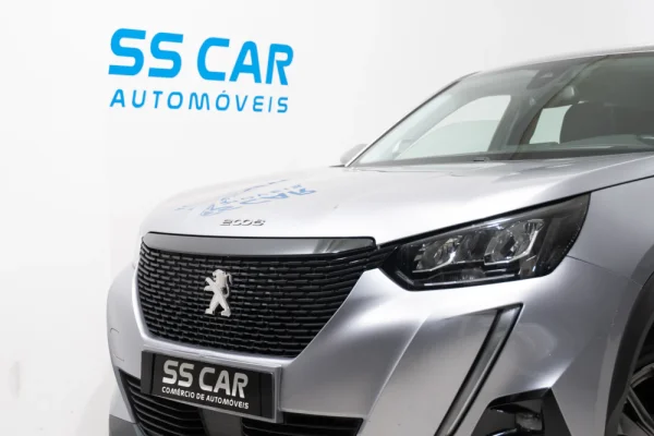 Peugeot 2008 1.2 PureTech Active EAT8 3