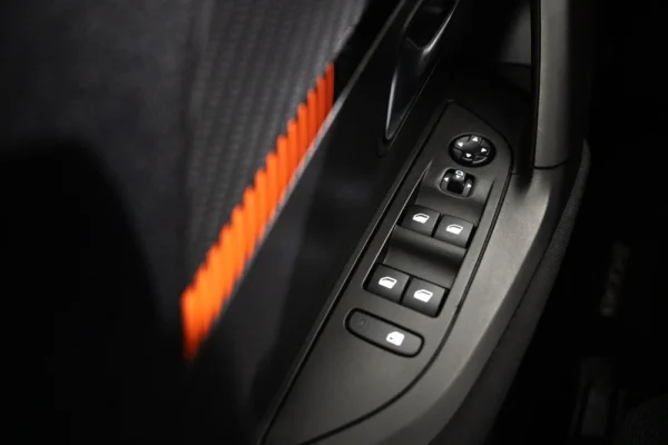 Peugeot 2008 1.2 PureTech Active EAT8 25