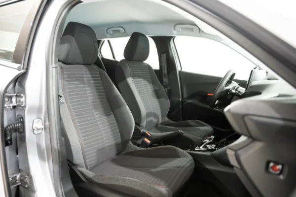 Peugeot 2008 1.2 PureTech Active EAT8 26
