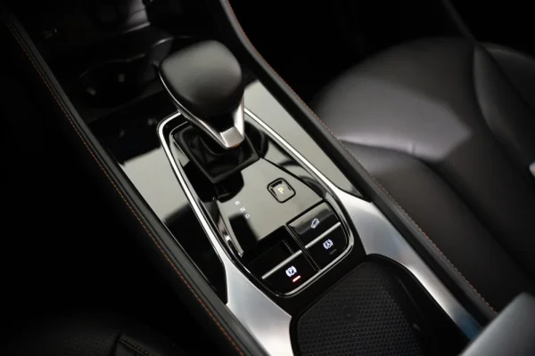 MG HS 1.5 Plug-in Hybrid Luxury 24