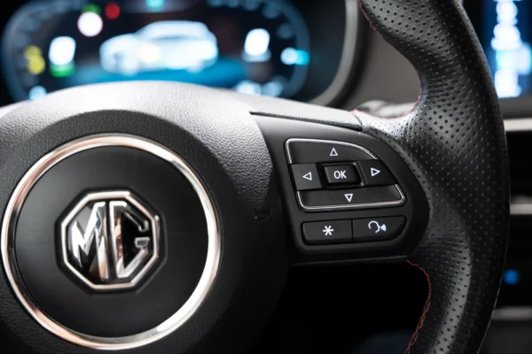 MG EHS 1.5 T-GDI Plug-in Hybrid Luxury 15
