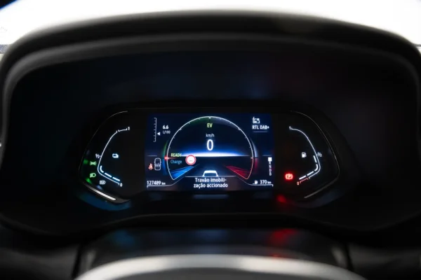 Renault Arkana 1.6 E-Tech Business 28