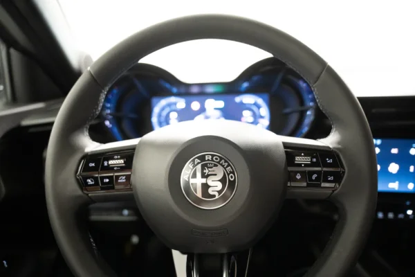 Alfa Romeo Junior 54 kWh Intensa 14