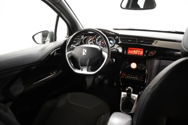 Citroen DS3 1.6 e-HDi So Chic 9
