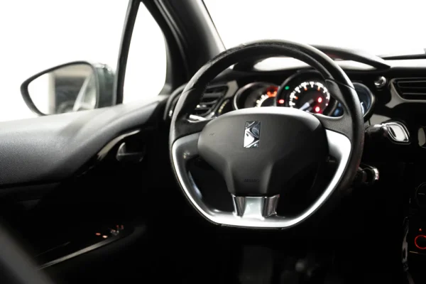 Citroen DS3 1.6 e-HDi So Chic 10