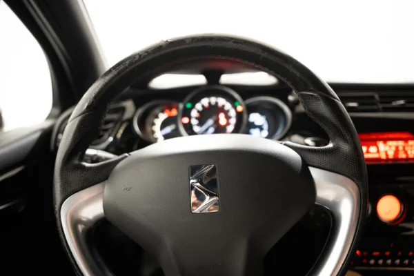 Citroen DS3 1.6 e-HDi So Chic 14