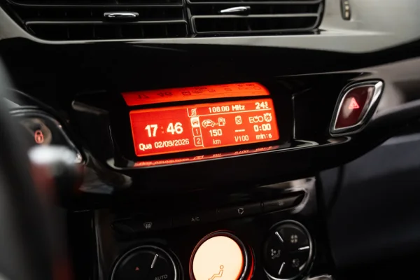 Citroen DS3 1.6 e-HDi So Chic 17