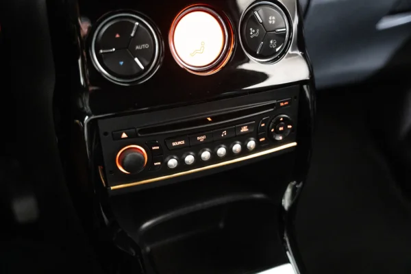 Citroen DS3 1.6 e-HDi So Chic 18