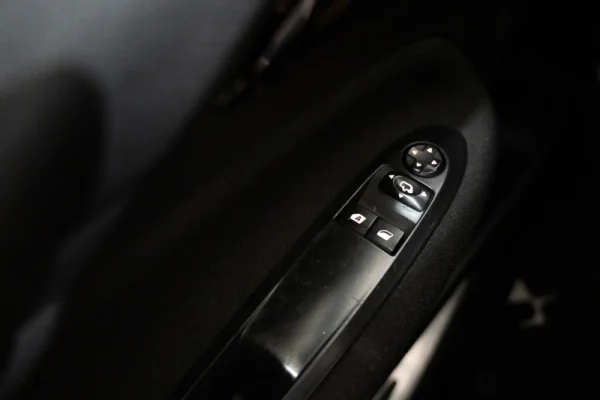 Citroen DS3 1.6 e-HDi So Chic 19