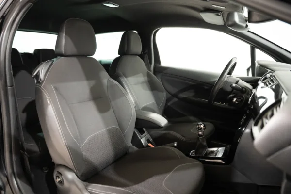Citroen DS3 1.6 e-HDi So Chic 20