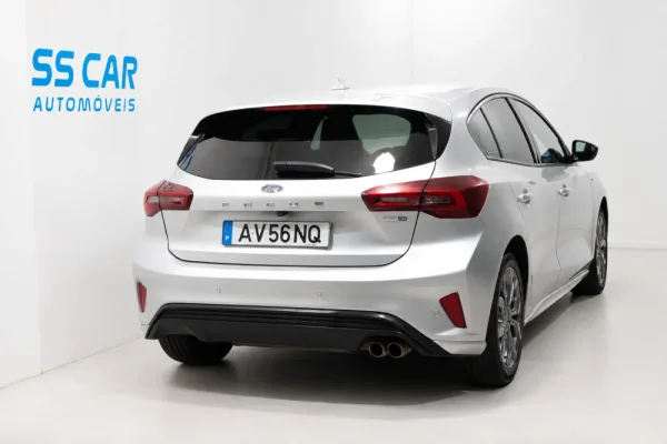 Ford Focus 1.0 EcoBoost MHEV ST-Line 6