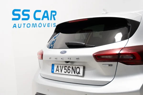 Ford Focus 1.0 EcoBoost MHEV ST-Line 8