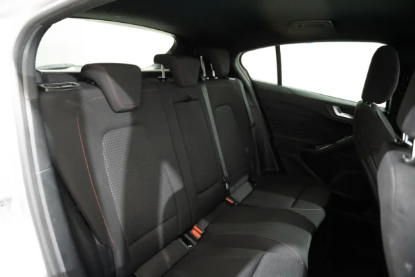 Ford Focus 1.0 EcoBoost MHEV ST-Line 26