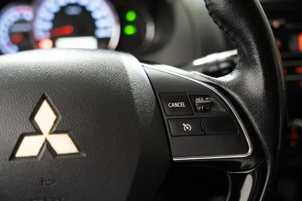 Mitsubishi Space Star 1.2 Intense 11