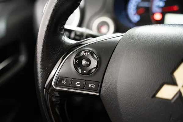 Mitsubishi Space Star 1.2 Intense 14