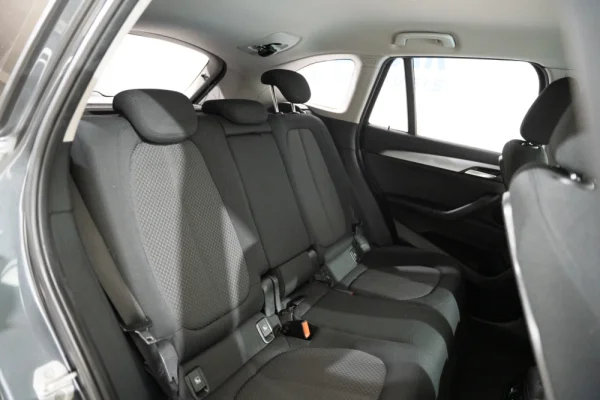 BMW X1 25 e xDrive Corporate Edition 28