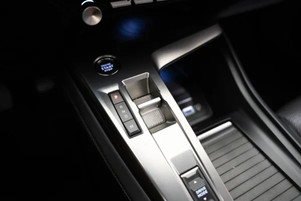 Peugeot 308 1.2 PureTech Allure Pack EAT8 25