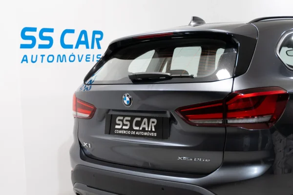 BMW X1 25 e xDrive Corporate Edition 8