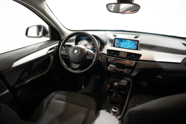 BMW X1 25 e xDrive Corporate Edition 9