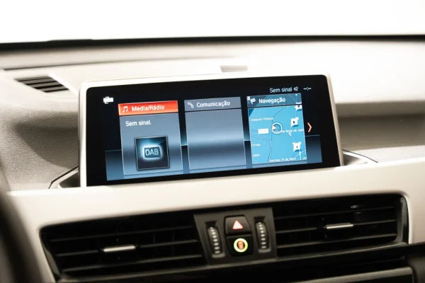 BMW X1 25 e xDrive Corporate Edition 18