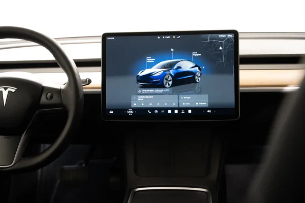 Tesla Model 3 Long-Range Dual Motor AWD 11