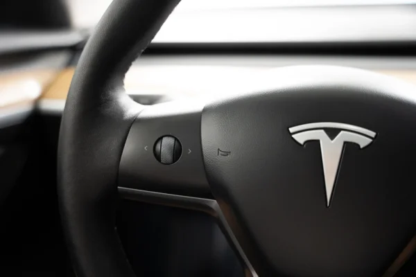 Tesla Model 3 Long-Range Dual Motor AWD 12