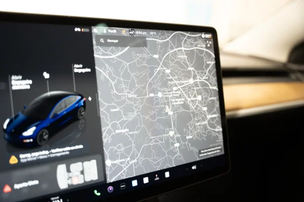 Tesla Model 3 Long-Range Dual Motor AWD 18