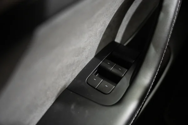 Tesla Model 3 Long-Range Dual Motor AWD 21