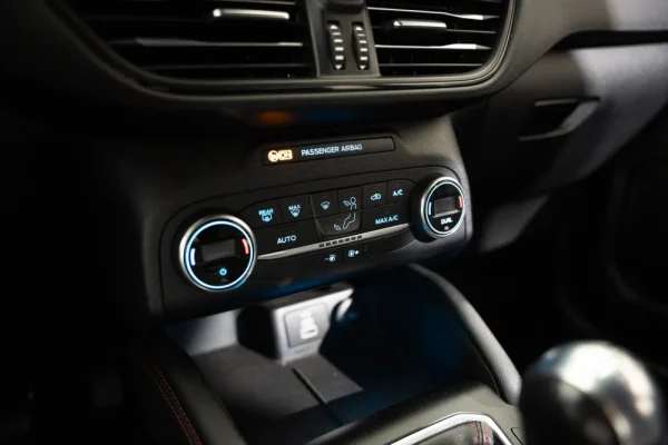 Ford Kuga 1.5 EcoBoost ST-Line 19
