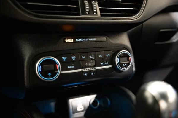 Ford Kuga 1.5 EcoBoost ST-Line 21