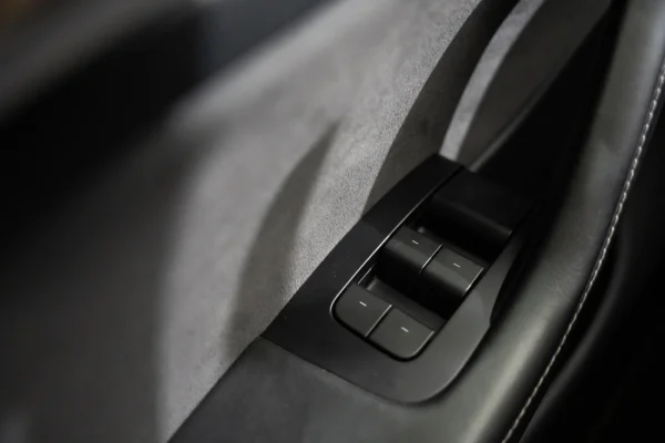 Tesla Model Y Long Range Tração Integral 21